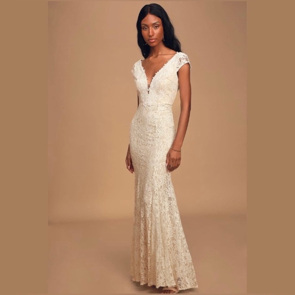 Lulu's Cream Lace Wedding Dress - Picture 1 of 9